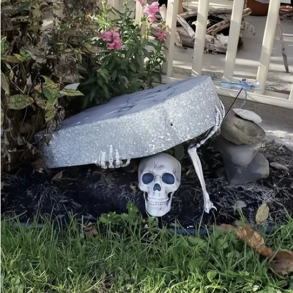 Halloween Decoration Realistic Skeleton Stakes Halloween Realistic Skull Skeleton Head Human Hand Arm for Halloween Party Garden